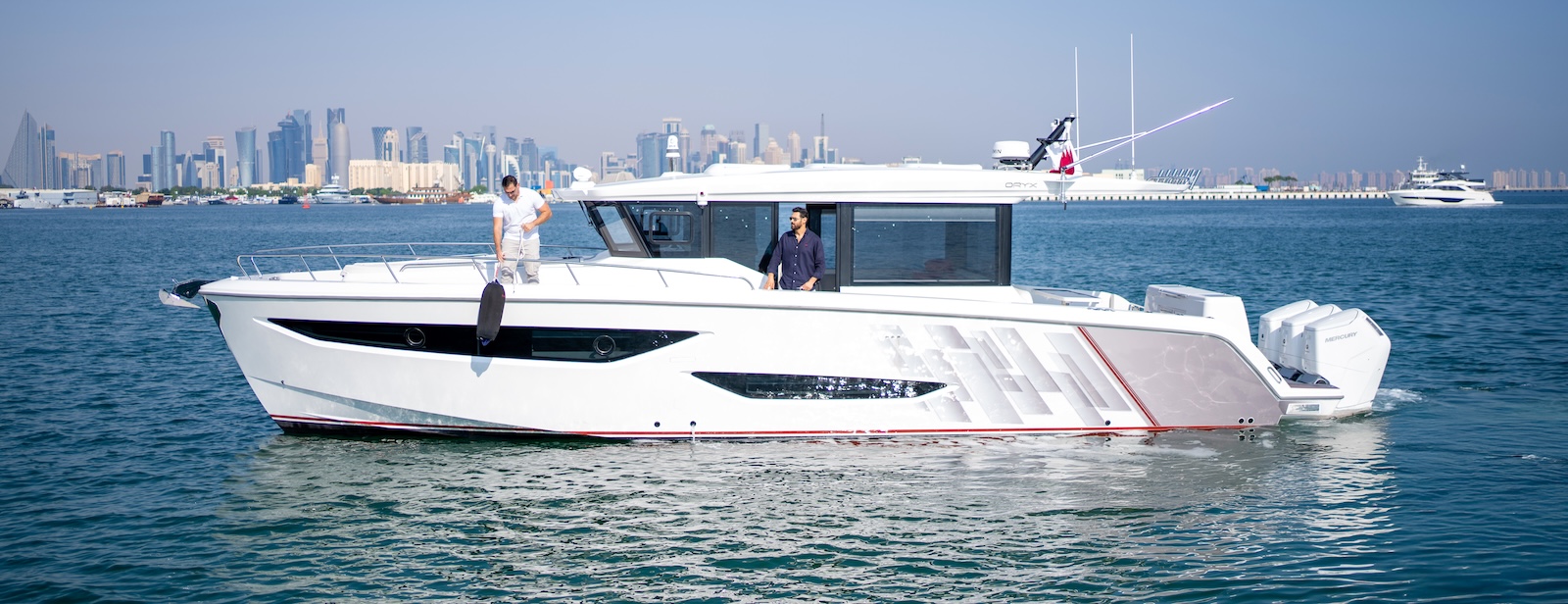 Vista laterale di Oryx 47 LX