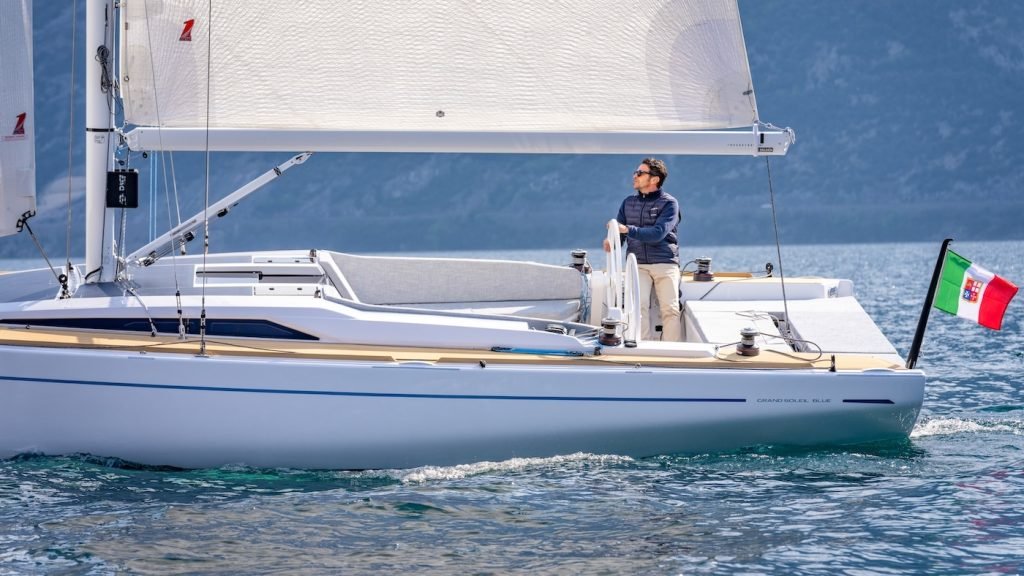 Grand Soleil Blue photo