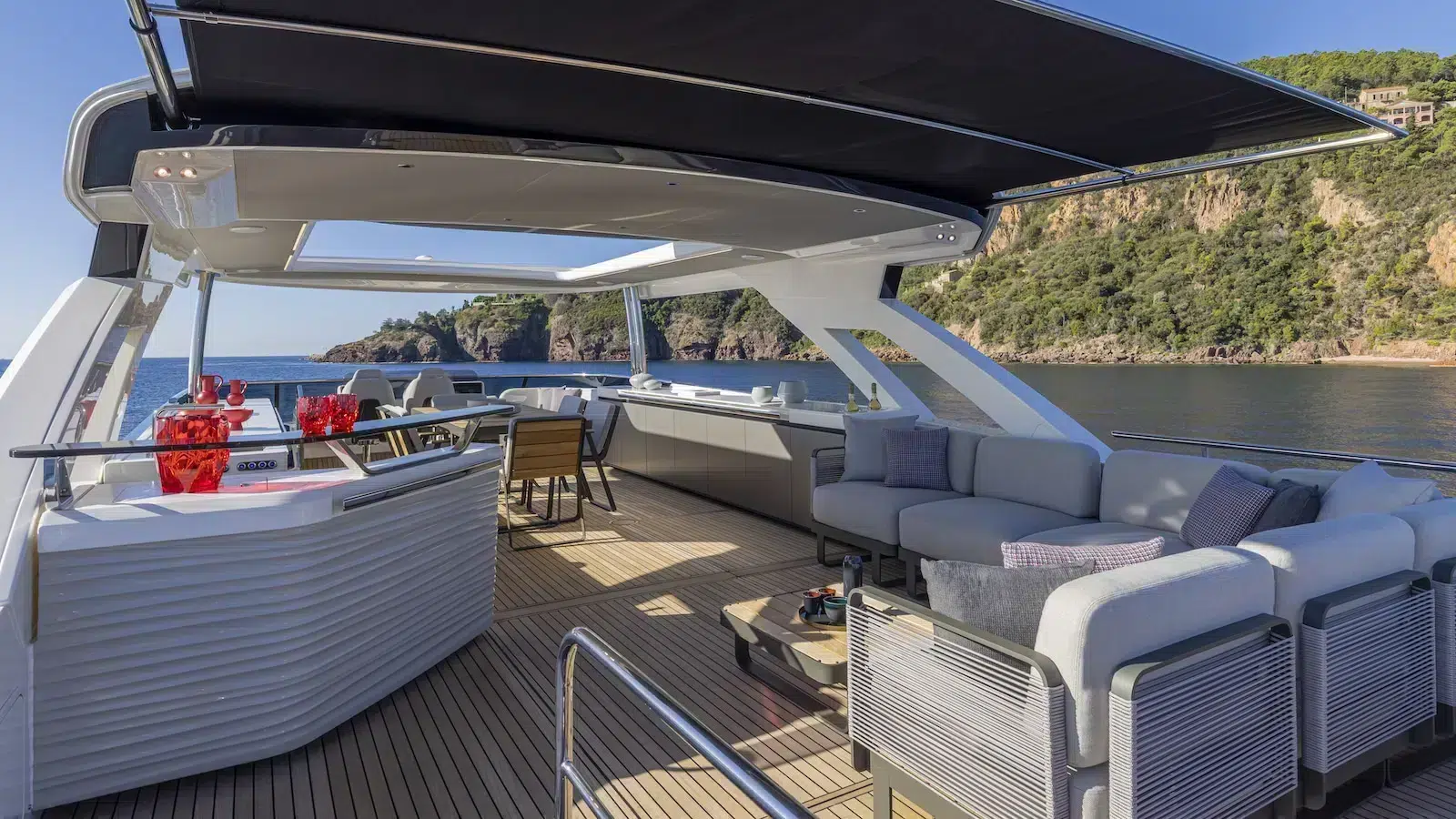 ABSOLUTE-NAVETTA-75-exteriors-10