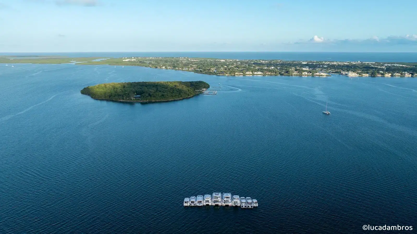 Aquila-Power-Catamarans-3