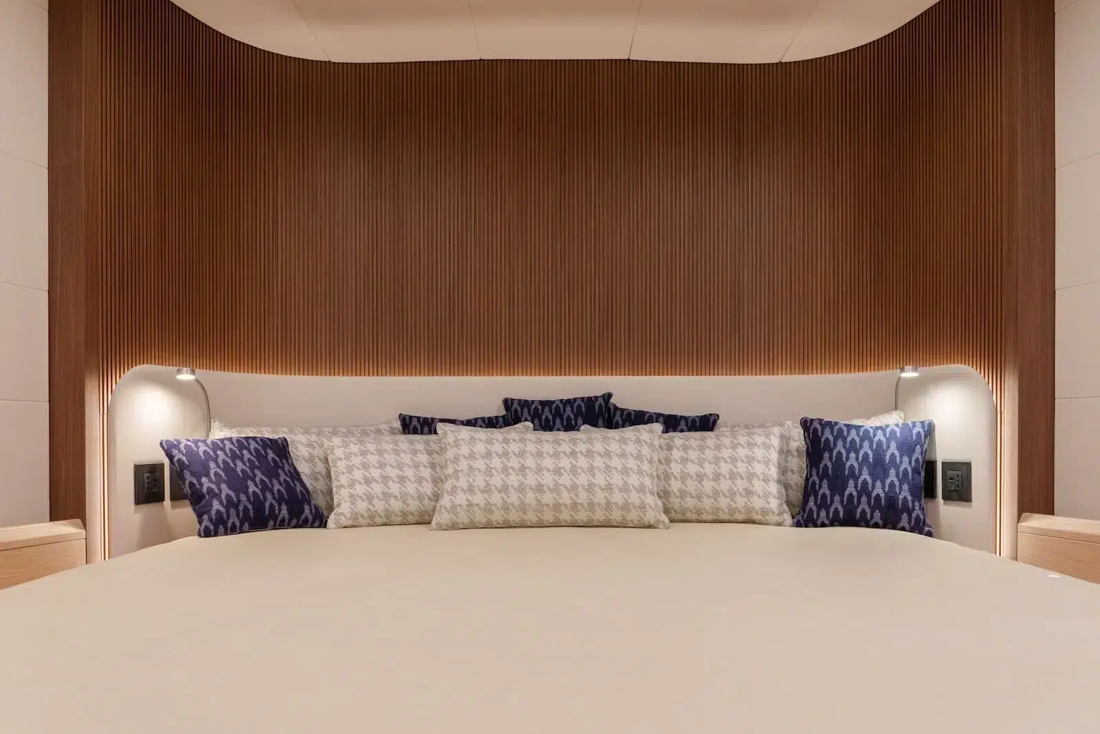 ICE-66-rs-Master-suite-detail