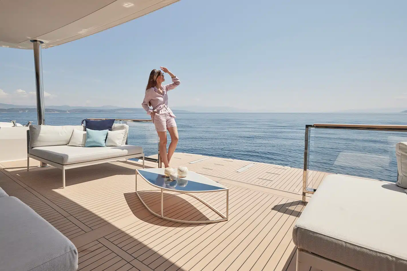 PRESTIGE-M8-STERN-2-1