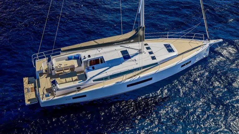 Jeanneau Sun Odyssey 455 top view