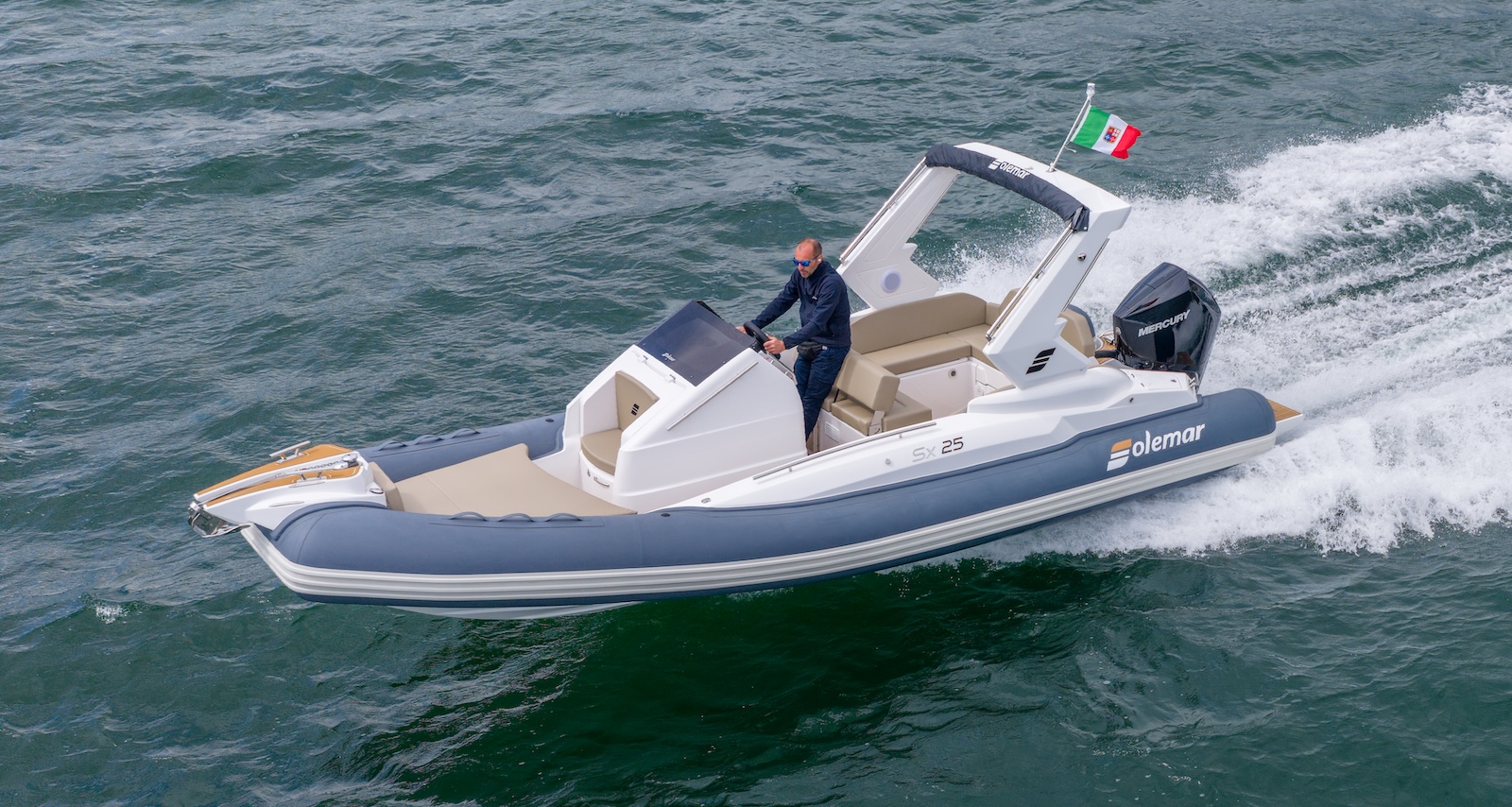 Solemar SX25 in navigazione ad alta velocità